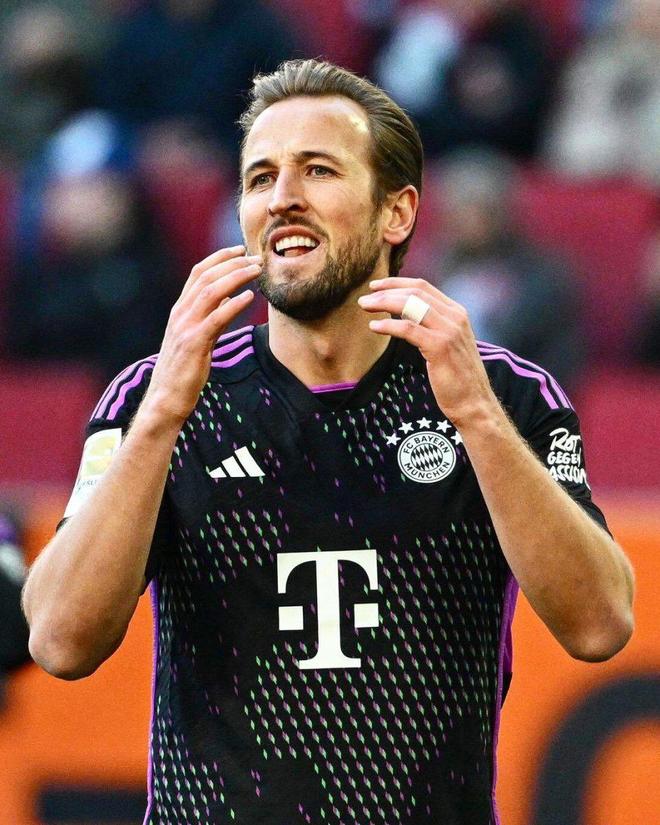 与球迷之间 与球迷之间